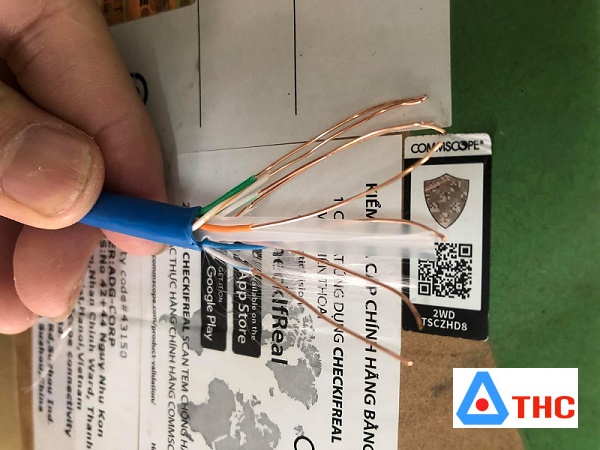 Cáp mạng Commscope CAT6 1427254-6 (305m/cuộn)