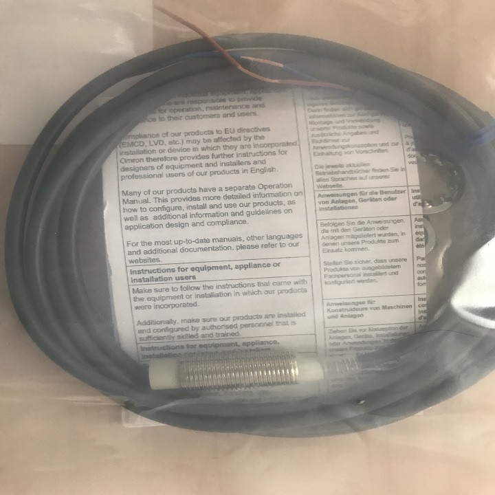 Cảm biến tiệm cận E2E-X8MD1
