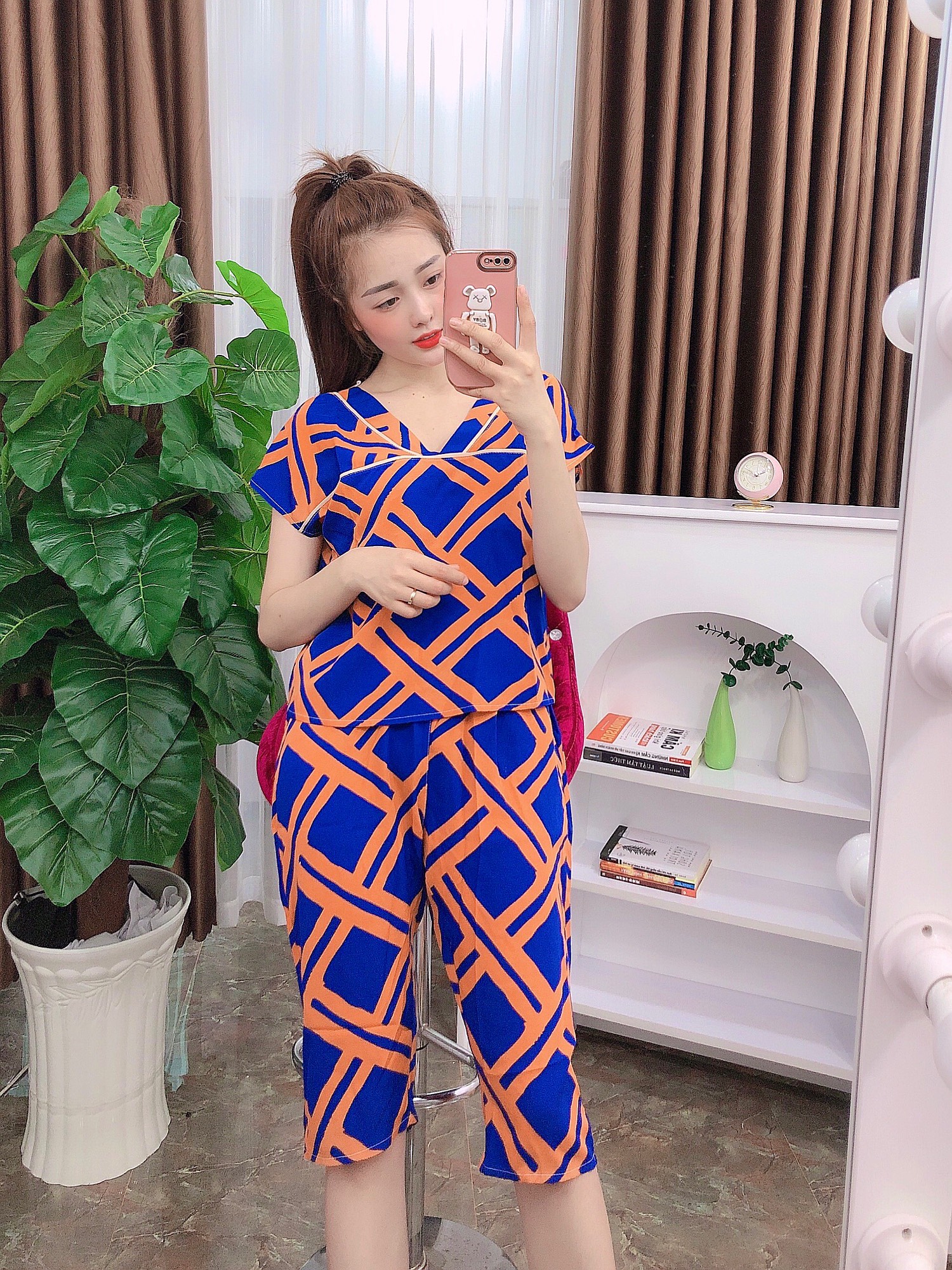 Set đồ lụa lửng mặc nhà hoạ tiết hình khối, đồ bộ lụa mặc nhà sang chảnh