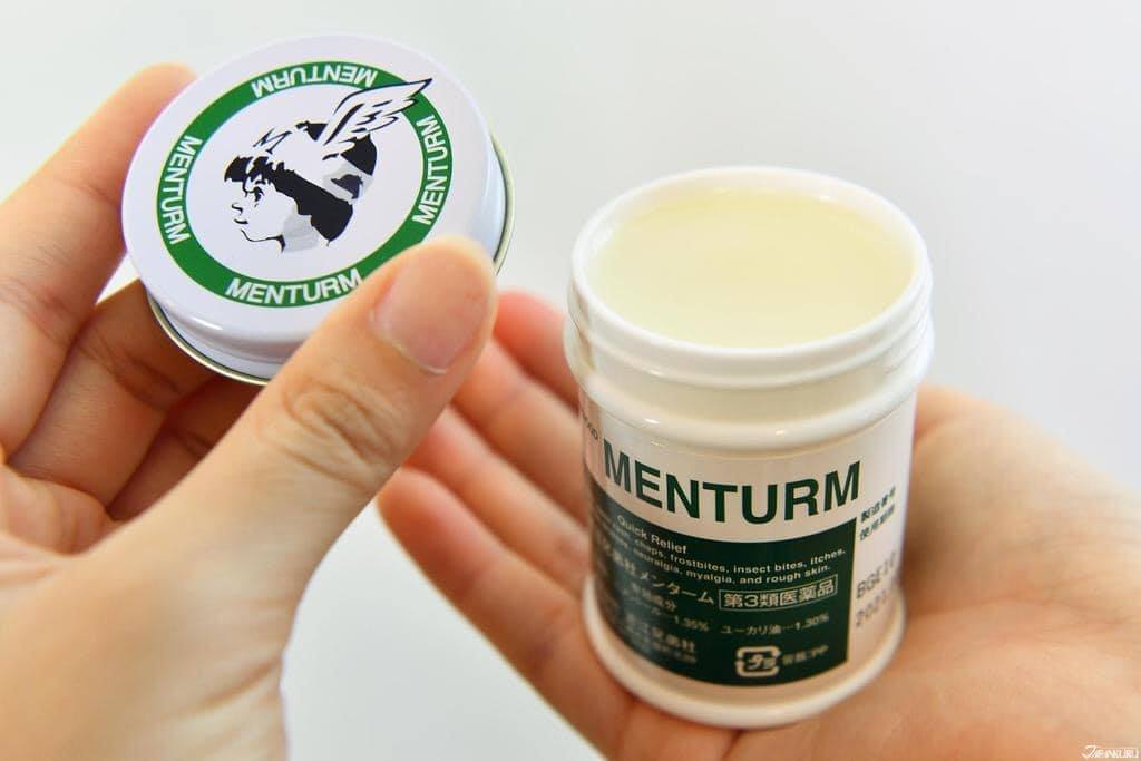 Dầu cù là menturm omi nhật bản