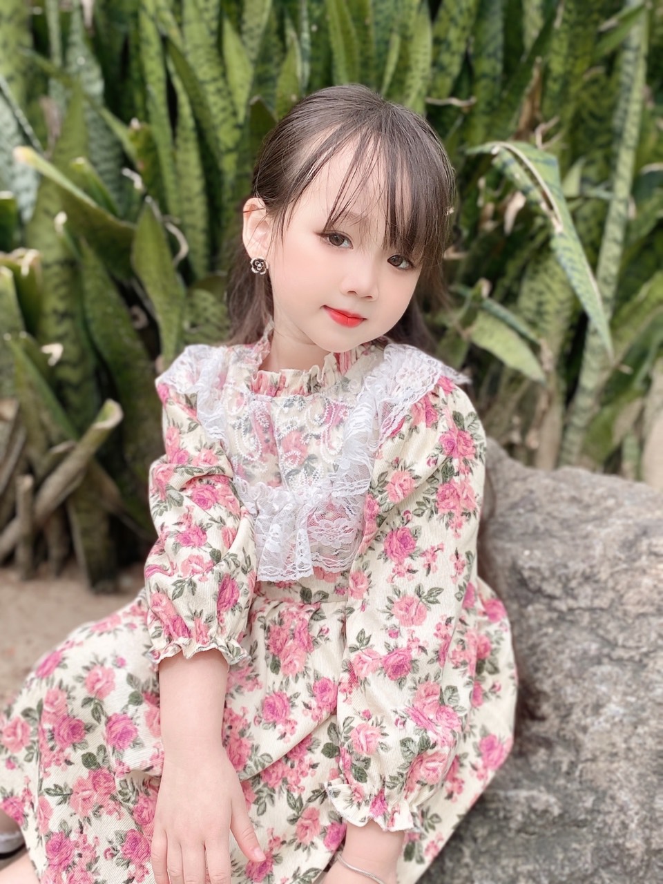 Váy trẻ em dài tay zumikids - đầm thu đông bé gái thiết kế- váy nhung tăm hồng cổ ren