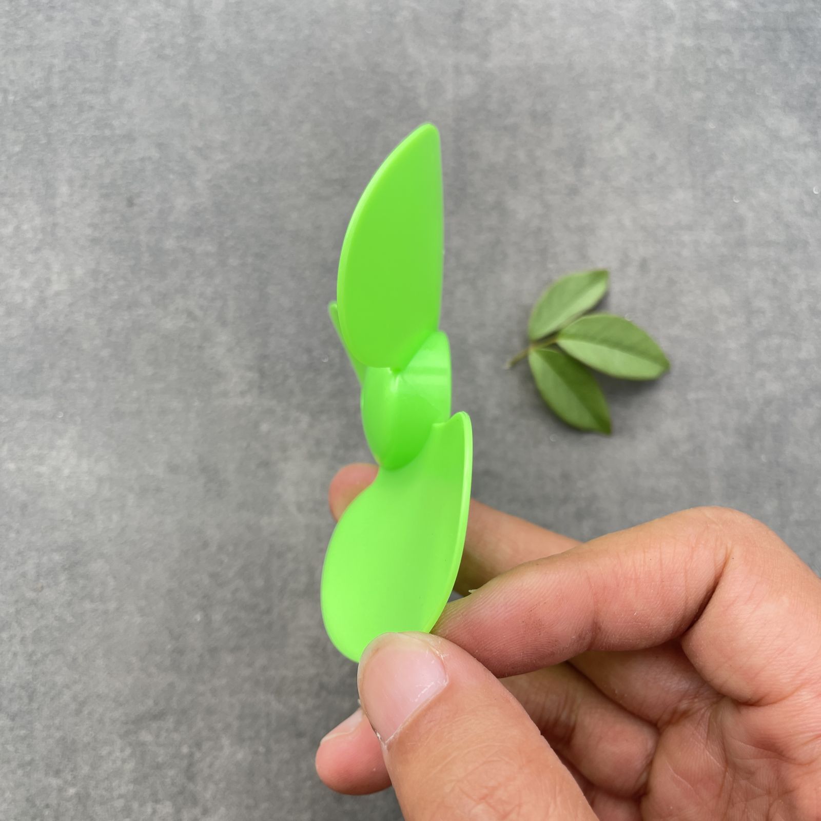 Cánh quạt nghịch 90mm 3 lá trục 2mm