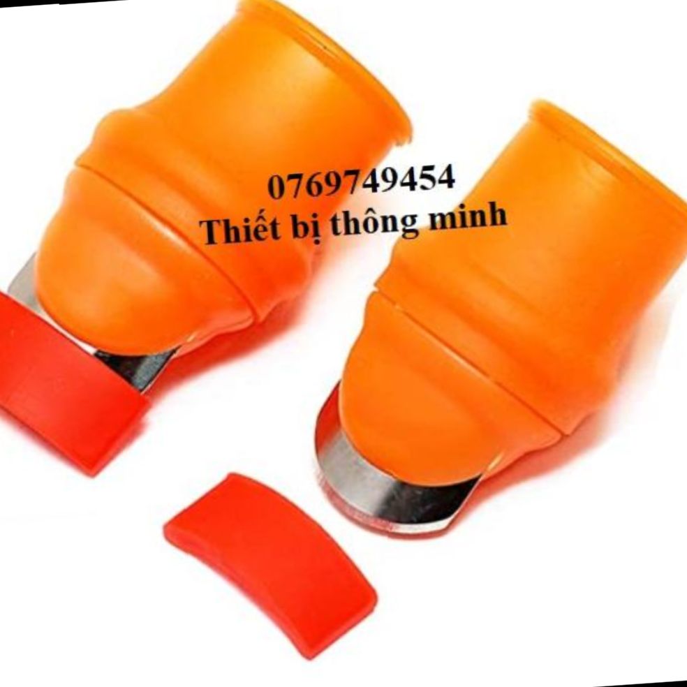 Móng tay bấm