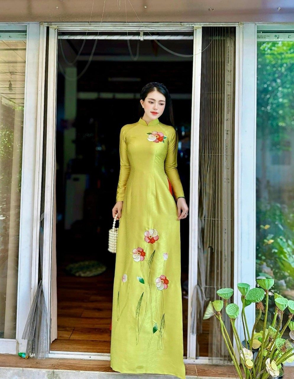 Áo dài lụa Tây thi thêu cao cấp