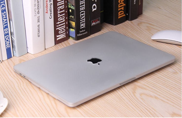 Case Macbook Pro 16 inch Màu Trắng Đục