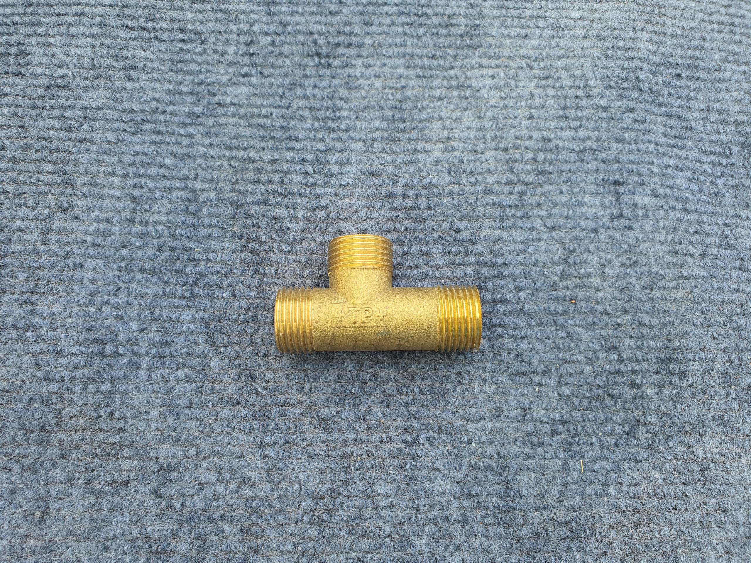 Visenta Brass Internal and External Threaded Connectors with 21 and 27 Threaded Styles