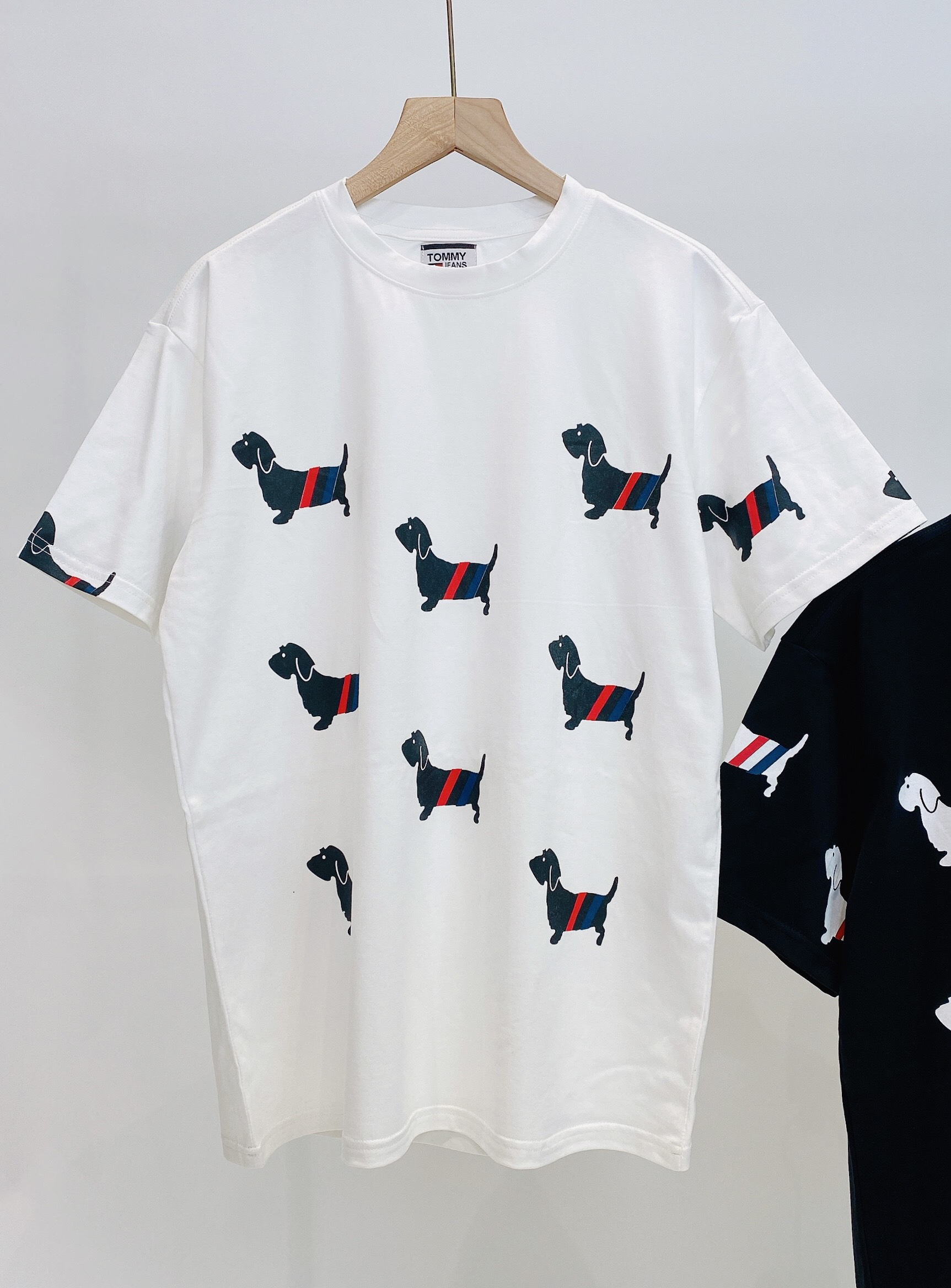 Áo thun TM phom Unisex ngắn tay cổ tròn phối 2 màu trắng, đen chất cotton 100% siêu mát mịn