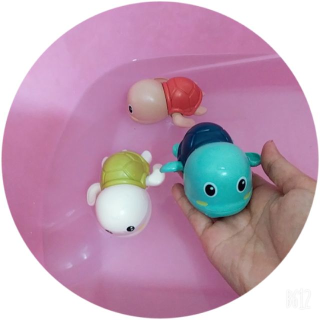 Đồ chơi nhà tắm rùa con bơi lội