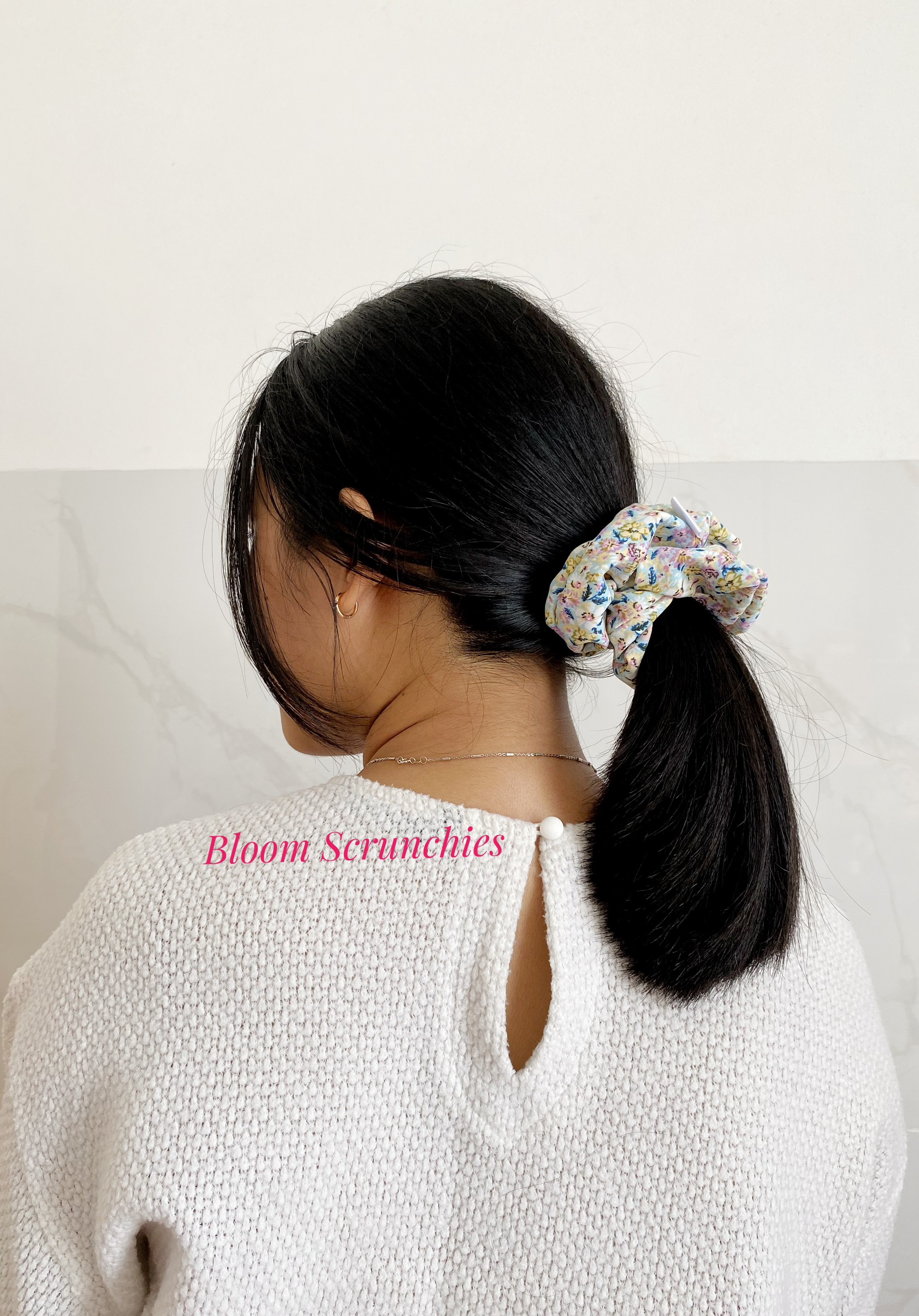 Dây cột tóc lụa mango hoa nhí nền xanh mint Standard_ Scrunchies
