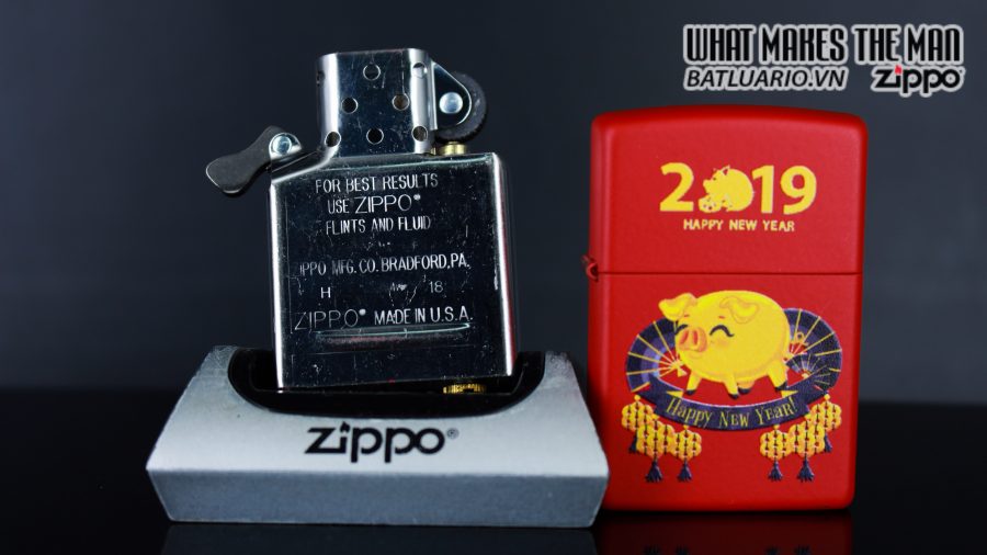 ZIPPO HAPPY NEW YEAR HEO VÀNG 2019