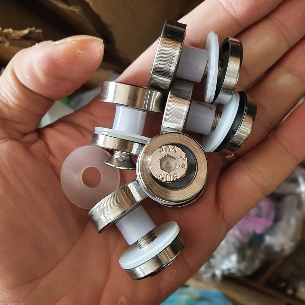 Ốc bắt kính,ốc bắt kính cầu thang