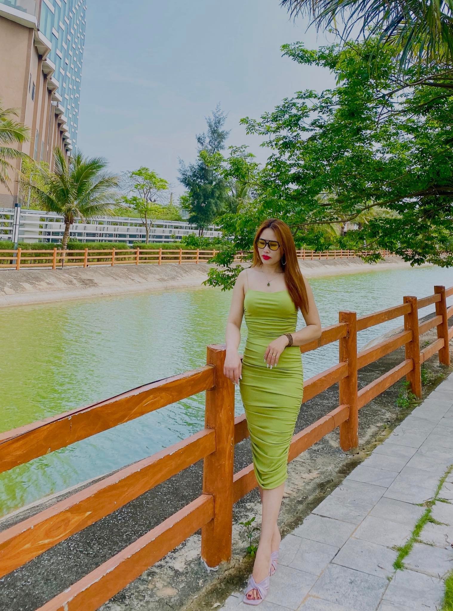 váy 2 dây cúp ngực