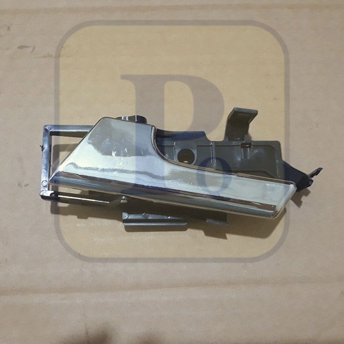 Tay mở cửa trong daewoo gentra