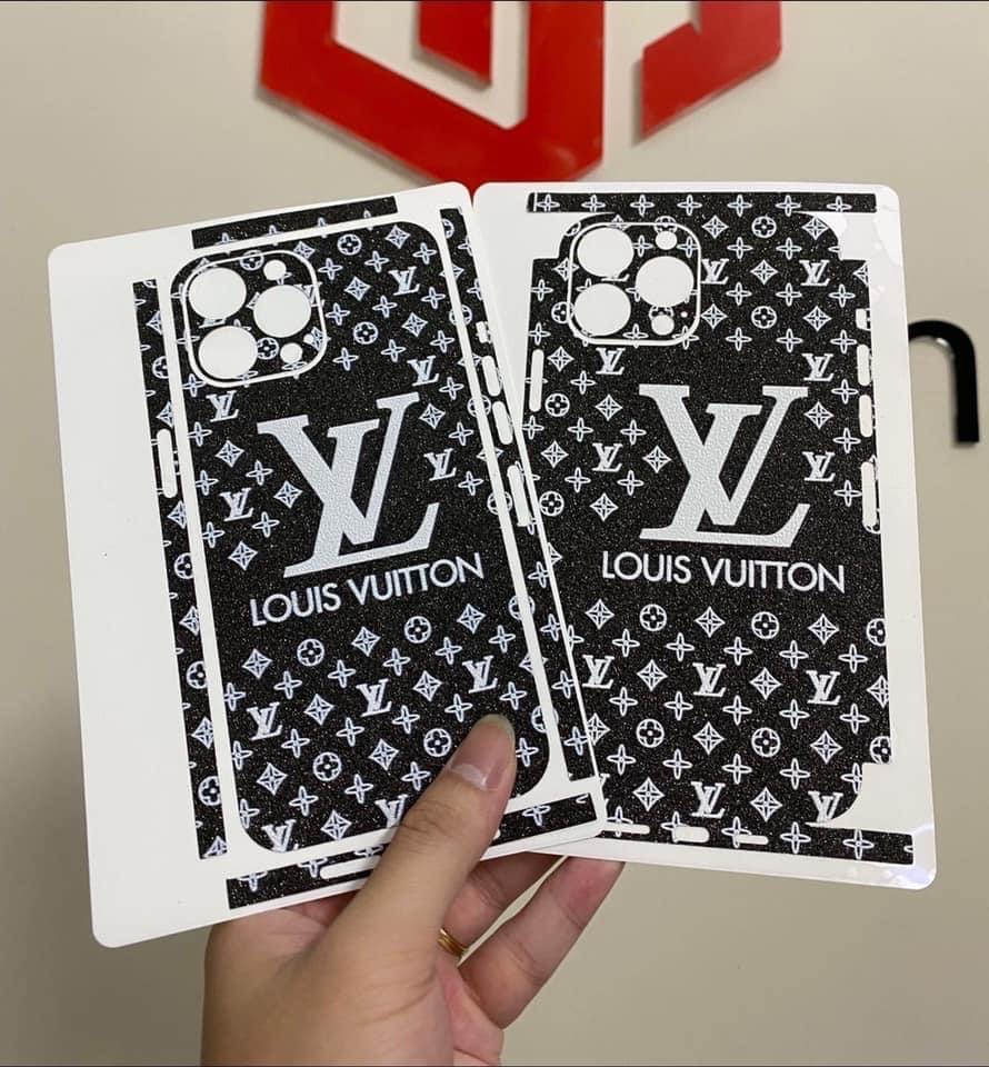 Miếng Dán Skin nhũ đen LV chữ lớn - Miếng dán cho IPhone và Android