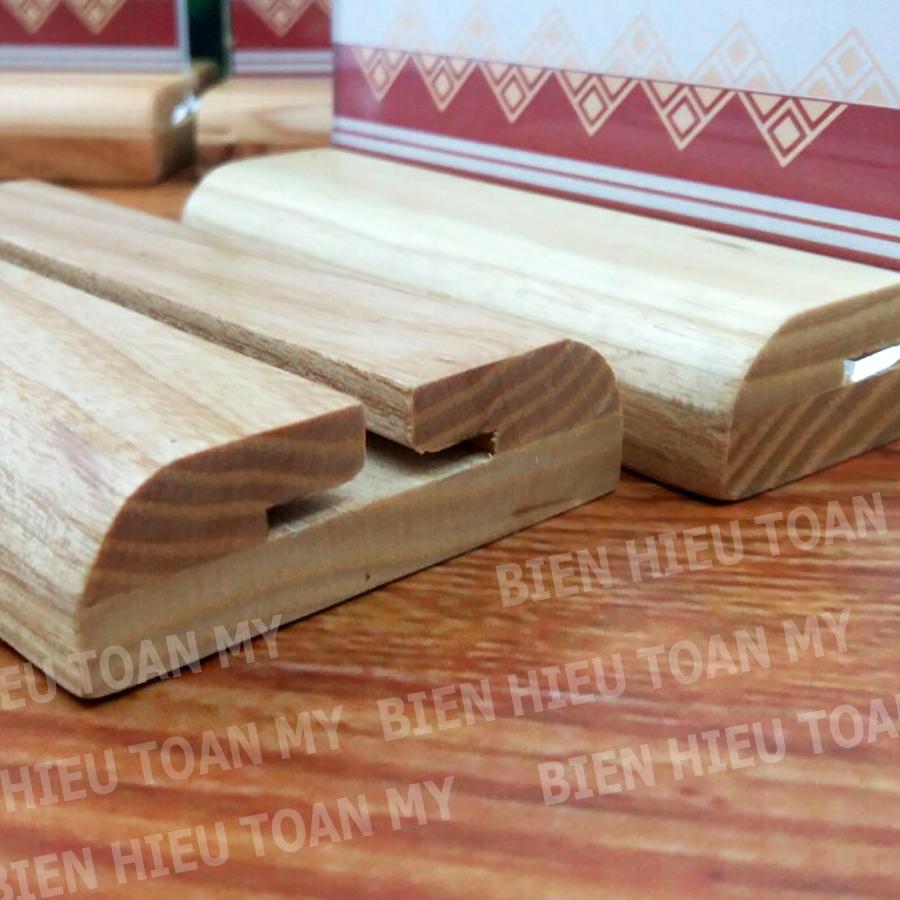 Kệ menu standee  mica đế gỗ kích thước 10x19