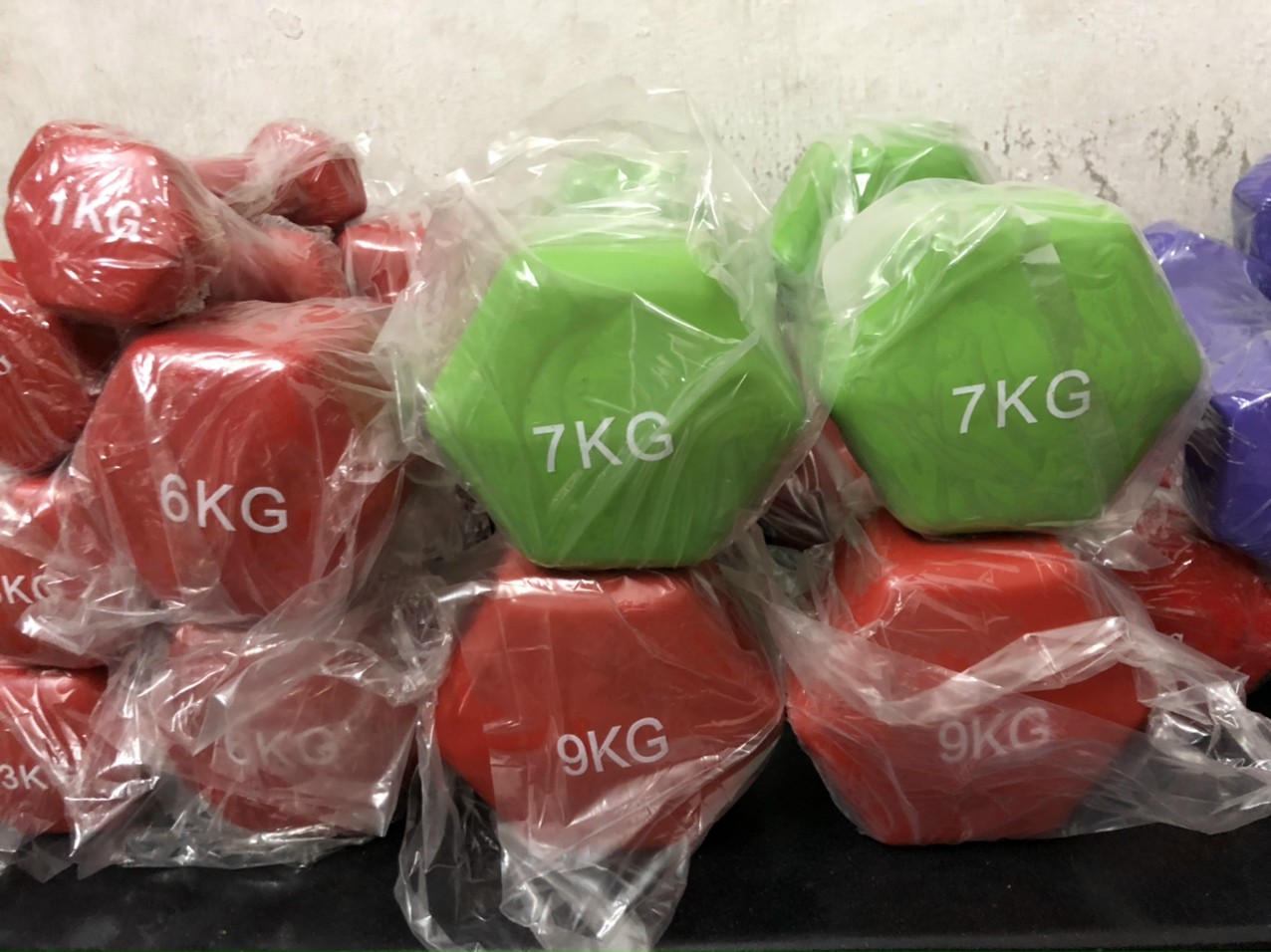 Thanh lý tạ tay màu 4kg - hàng nhập (1 chiếc)