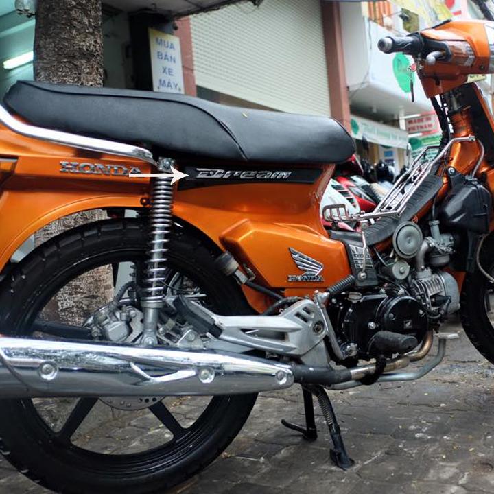 Tem logo chữ nổi xe DREM màu Bạc