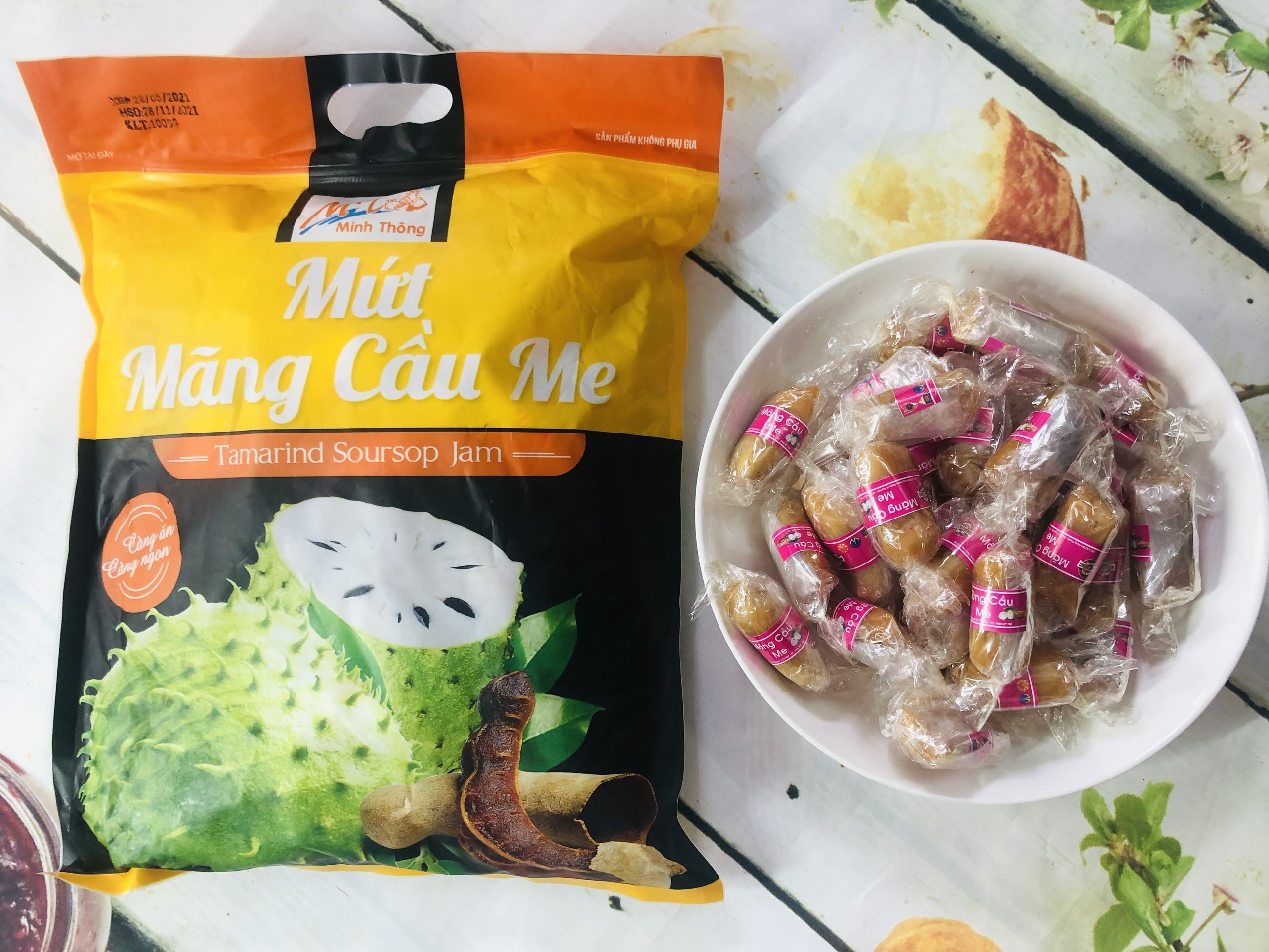 Gói 200g mứt mãng cầu me