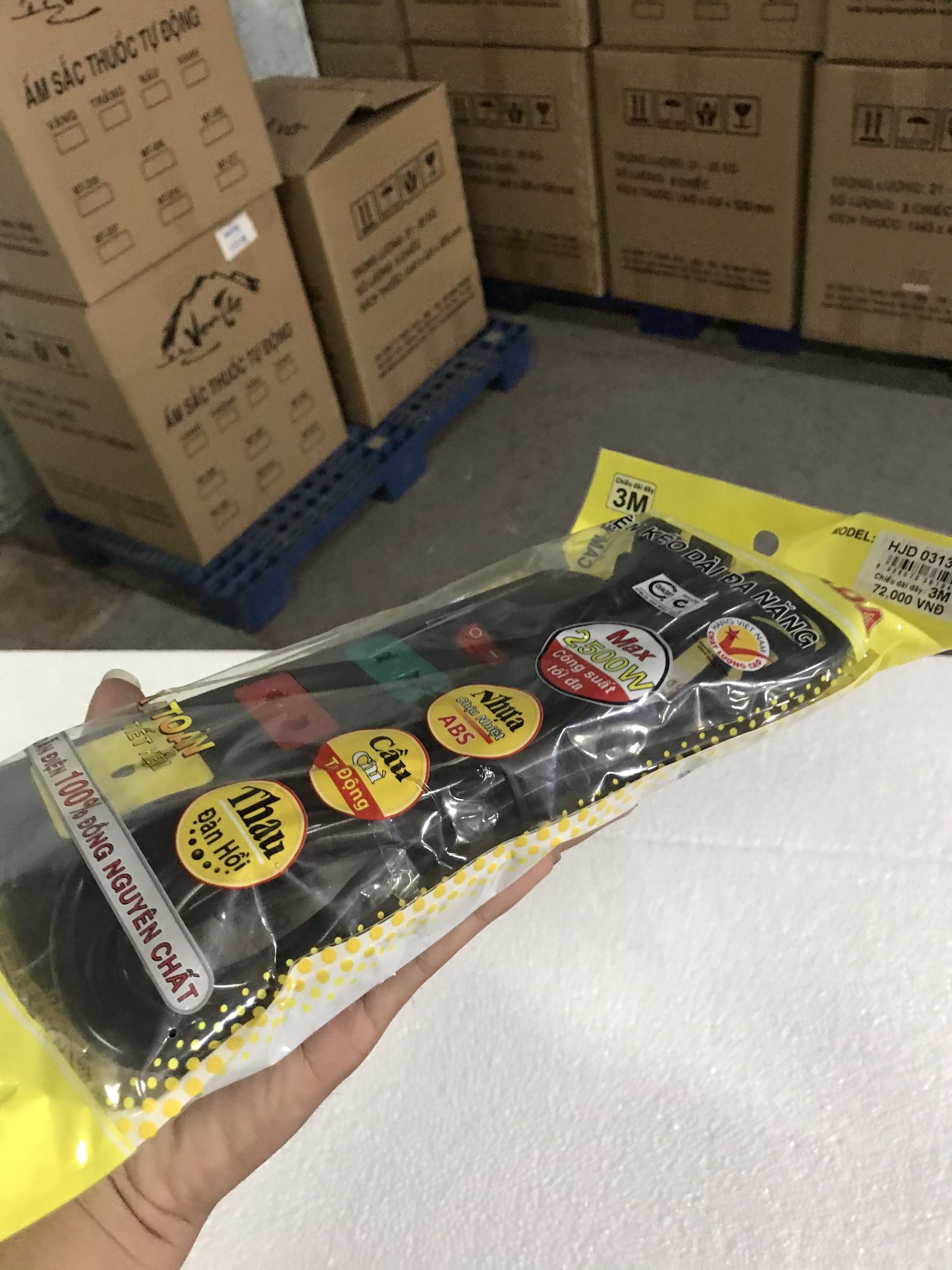 Ổ ĐIỆN 3 Ổ CẮM HONJIANDA HJD - 0313B ( ĐEN )