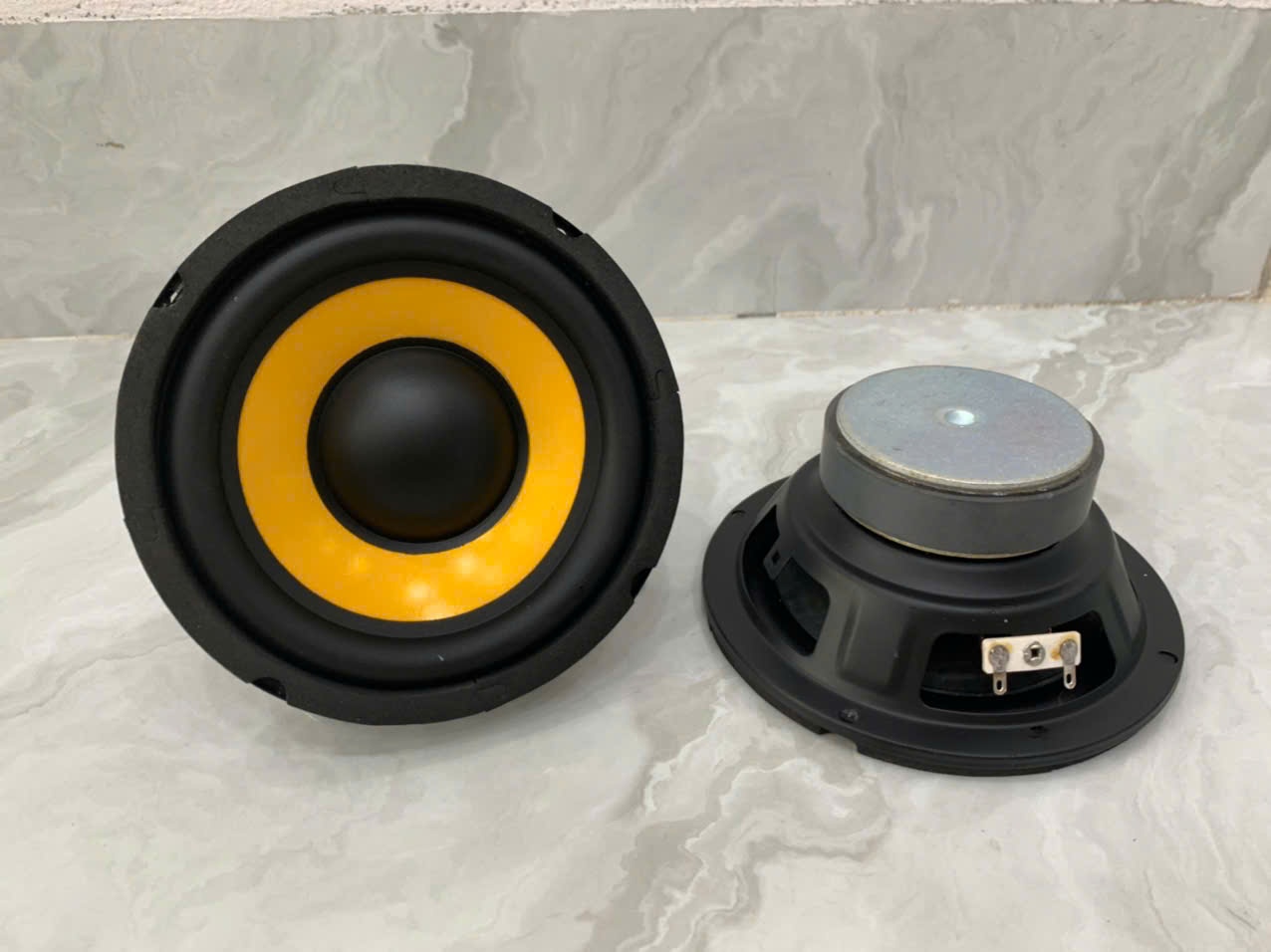 1 CỦ BASS 12 gân cao su hàng nhập cao cấp dải mid sáng dải bass căng lực