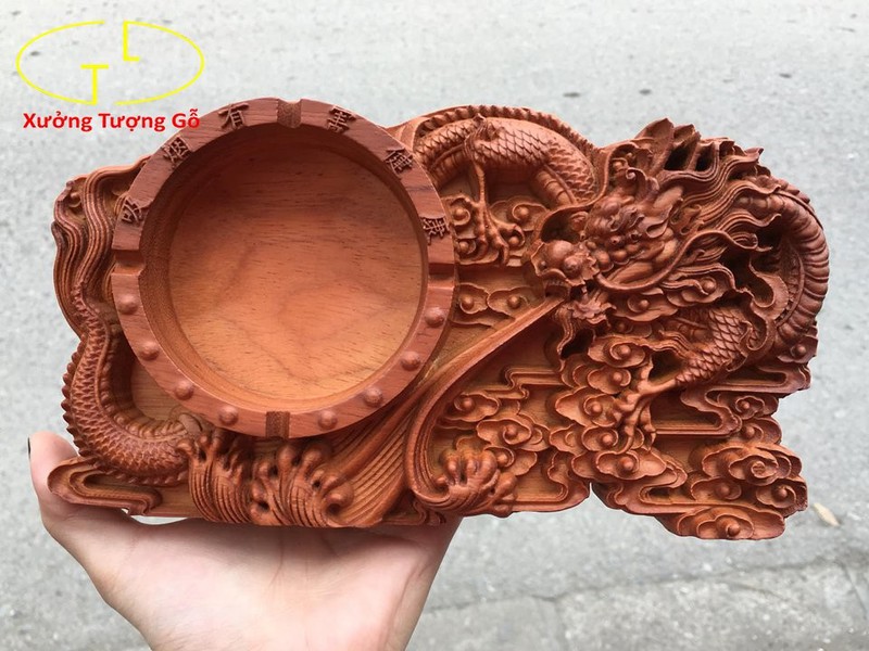 Gạt tàn bằng gỗ hương trạm khắc rồng