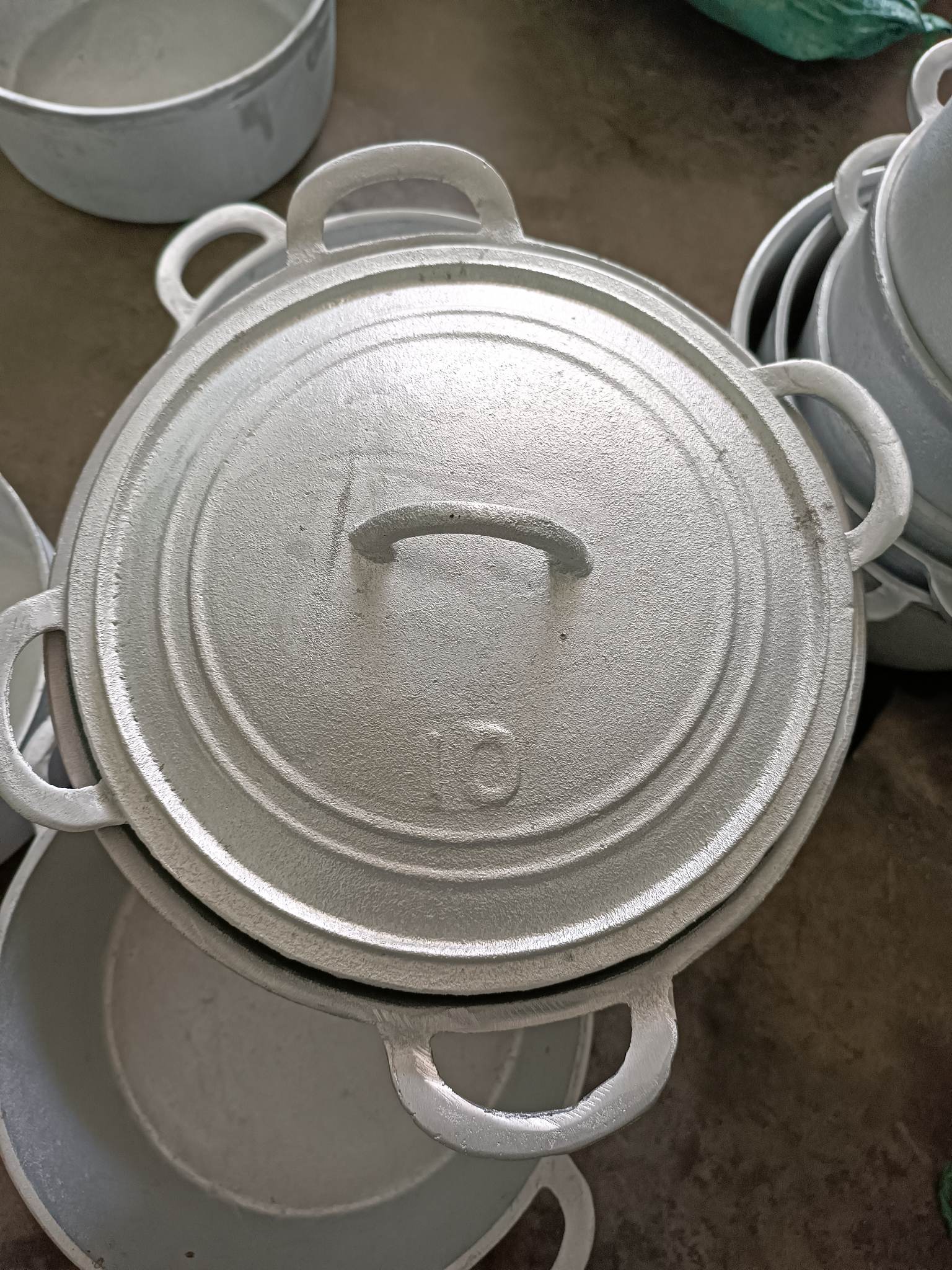 Nồi Gang đúc thủ công truyền thống