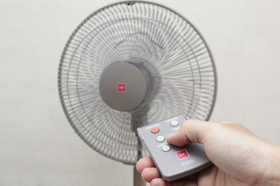 Quạt lửng có điều khiển KDK N30NH