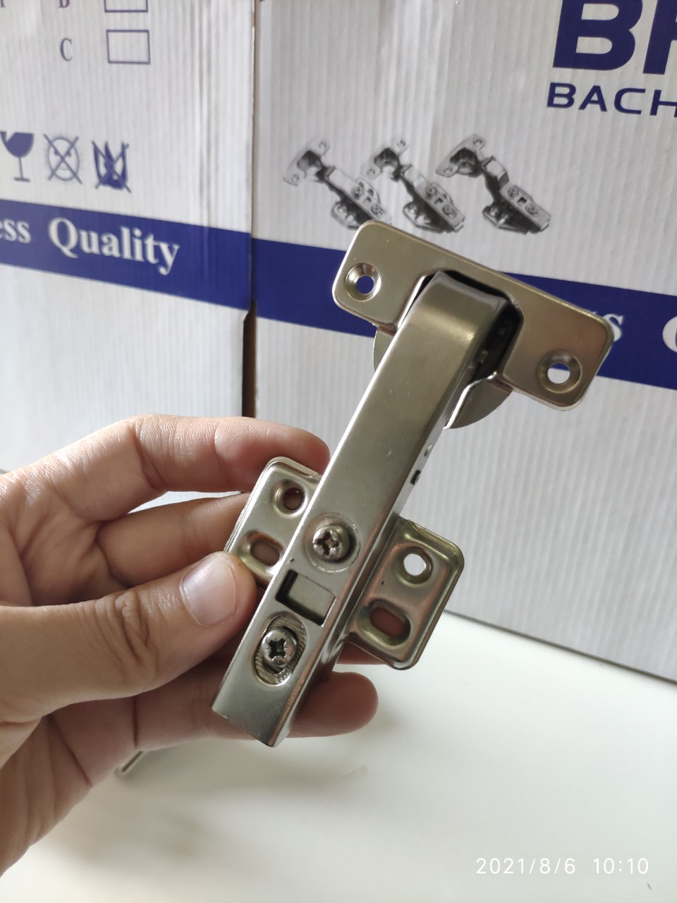 Bản lề góc 90 độ, 135 độ, 165 độ dùng cho cánh tủ góc