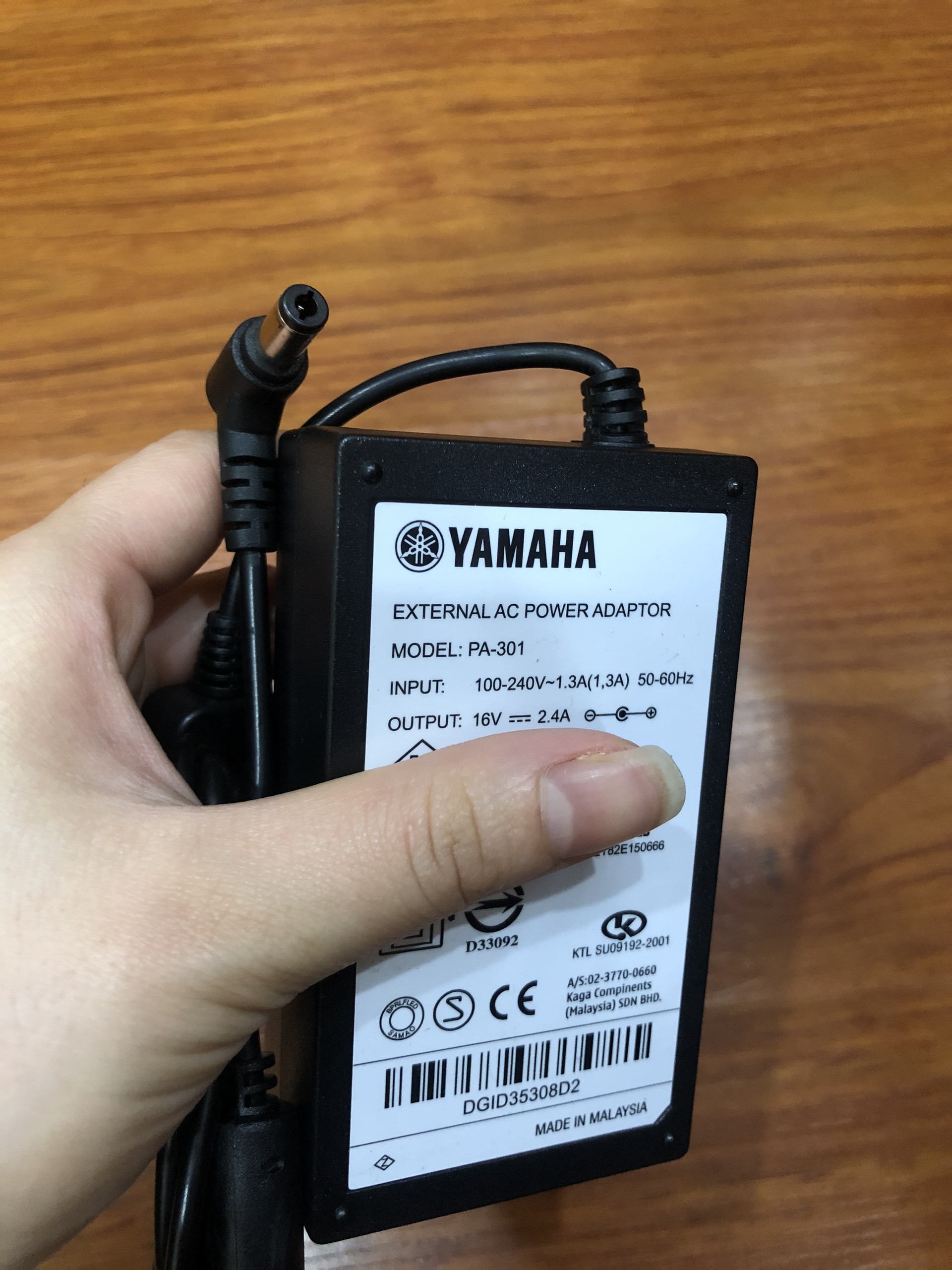 DC 16v 2.4A dây nguồn cho đàn yamaha PSR-S950