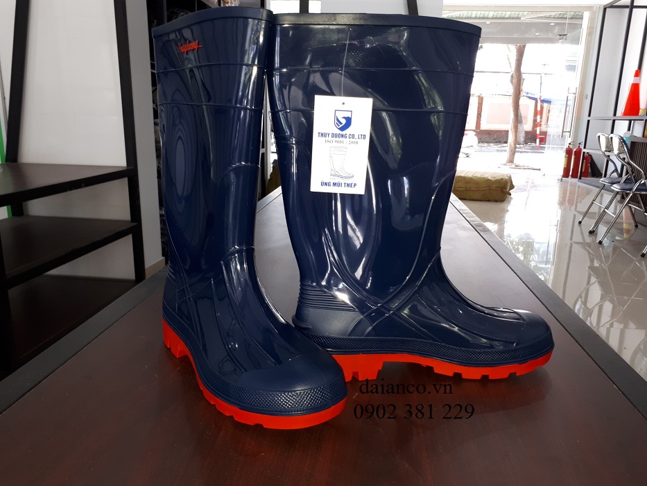 Ủng bảo hộ mũi thép thùy dương ss1065 - hình thật