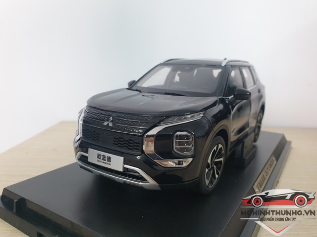 [HCM]Xe mô hình Mitsubishi Outlander 2023 tỉ lệ 1:18