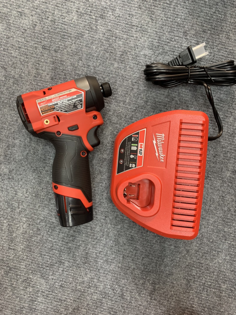 Máy vặn vít dùng pin 12V Milwaukee M12 3453