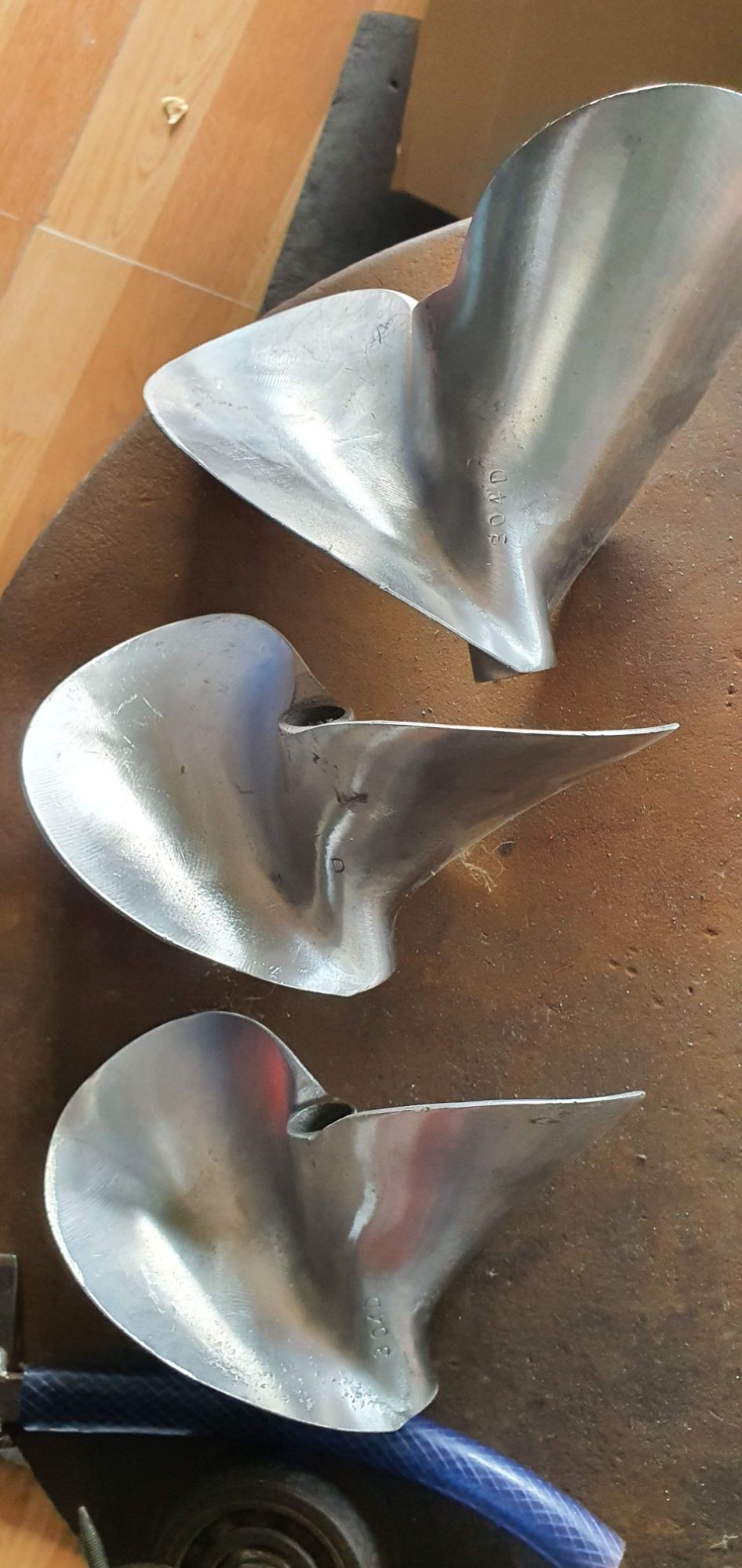 chân vịt inox