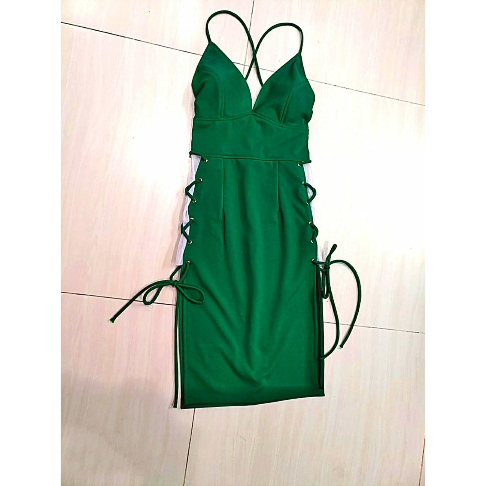 Đầm body đan dây hở ngực sexy