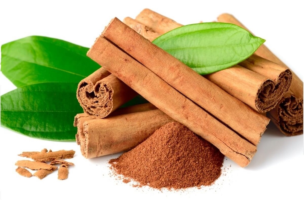Nước Lau Sàn Chứa Tinh Dầu Quế MaxiFood 1L