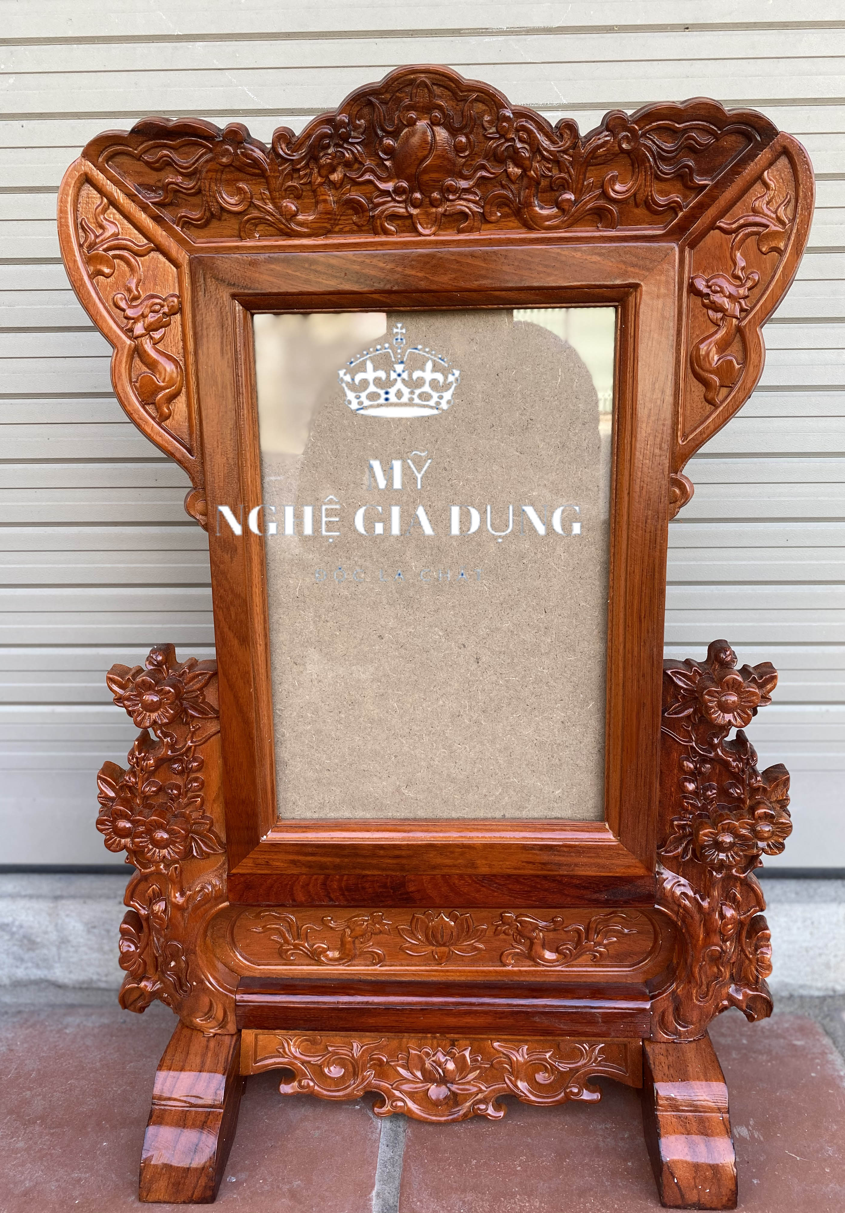 Khung ảnh thờ hoa mai,Khung hình thờ mai gỗ gõ 2 cỡ ảnh 21x31 và 25x35