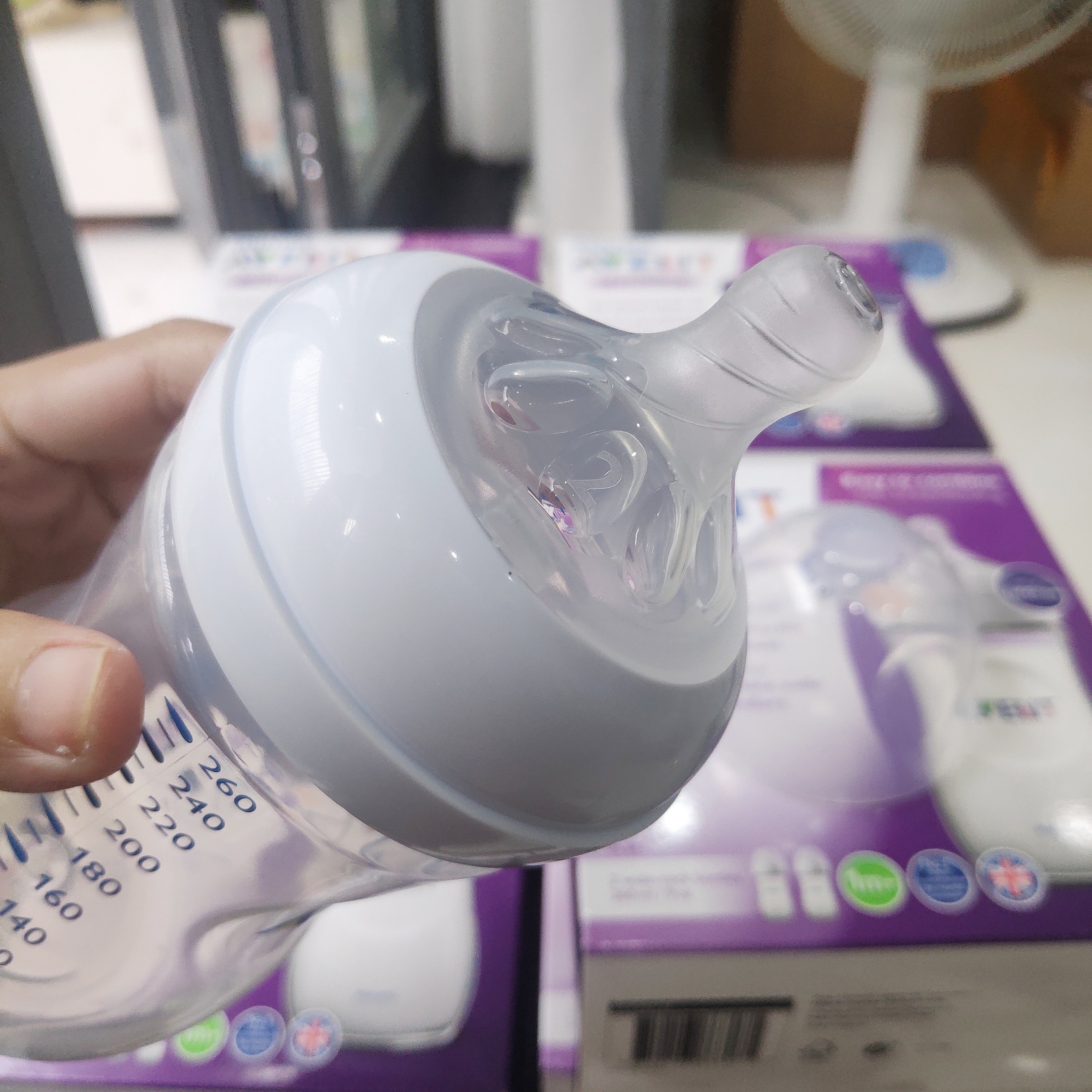 Bình sữa Philips Avent Natural 260ml (Sản xuất tại Anh) (SCF693/13)