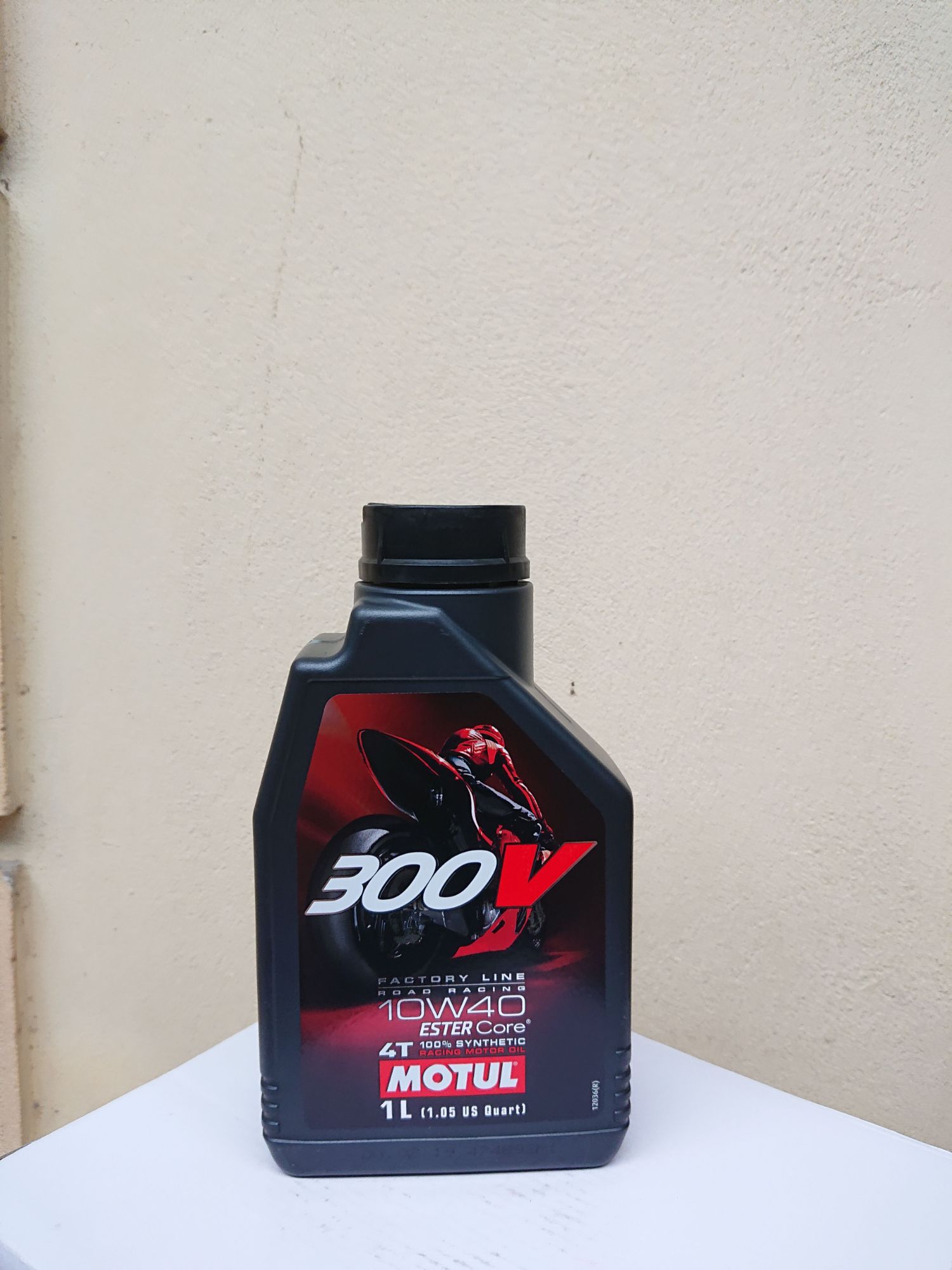 Dầu Nhớt Xe Số Xe Côn Tay MOTUL 300V 10w40 nhập khẩu Pháp tem 1 lớp Ester Core