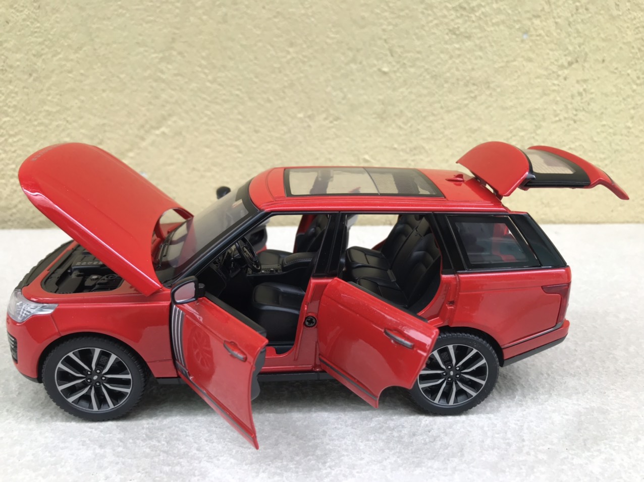 Mô hình xe Range Rover Fifty 1:24