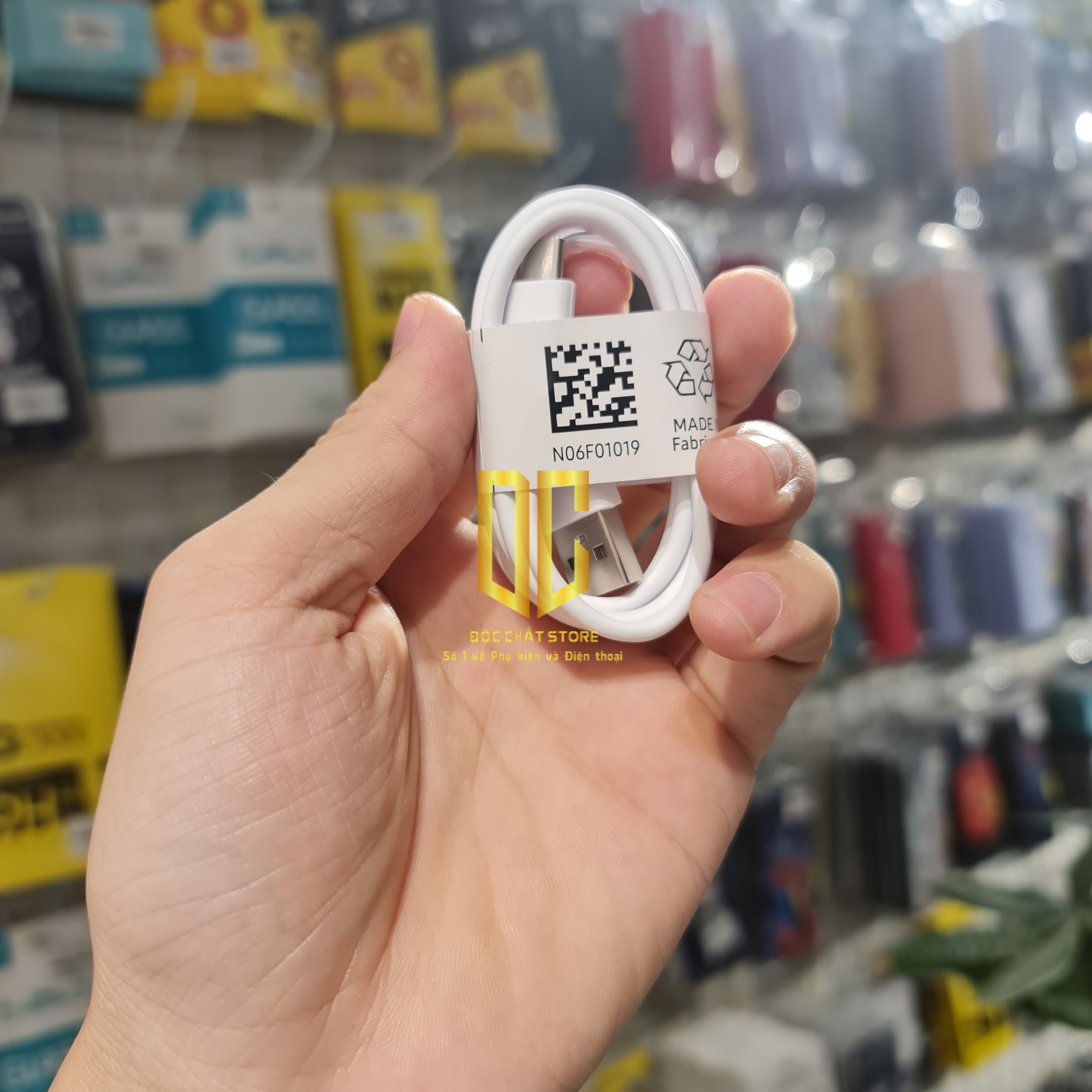 Sạc, Cáp , Tai nghe Vsmart Chính Hãng