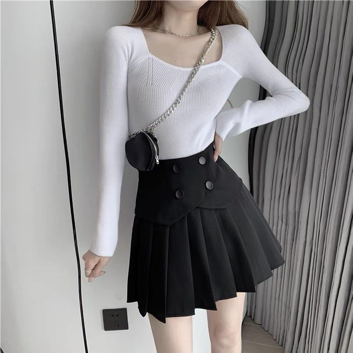 Chân váy xếp ly 4 khuy thời trang