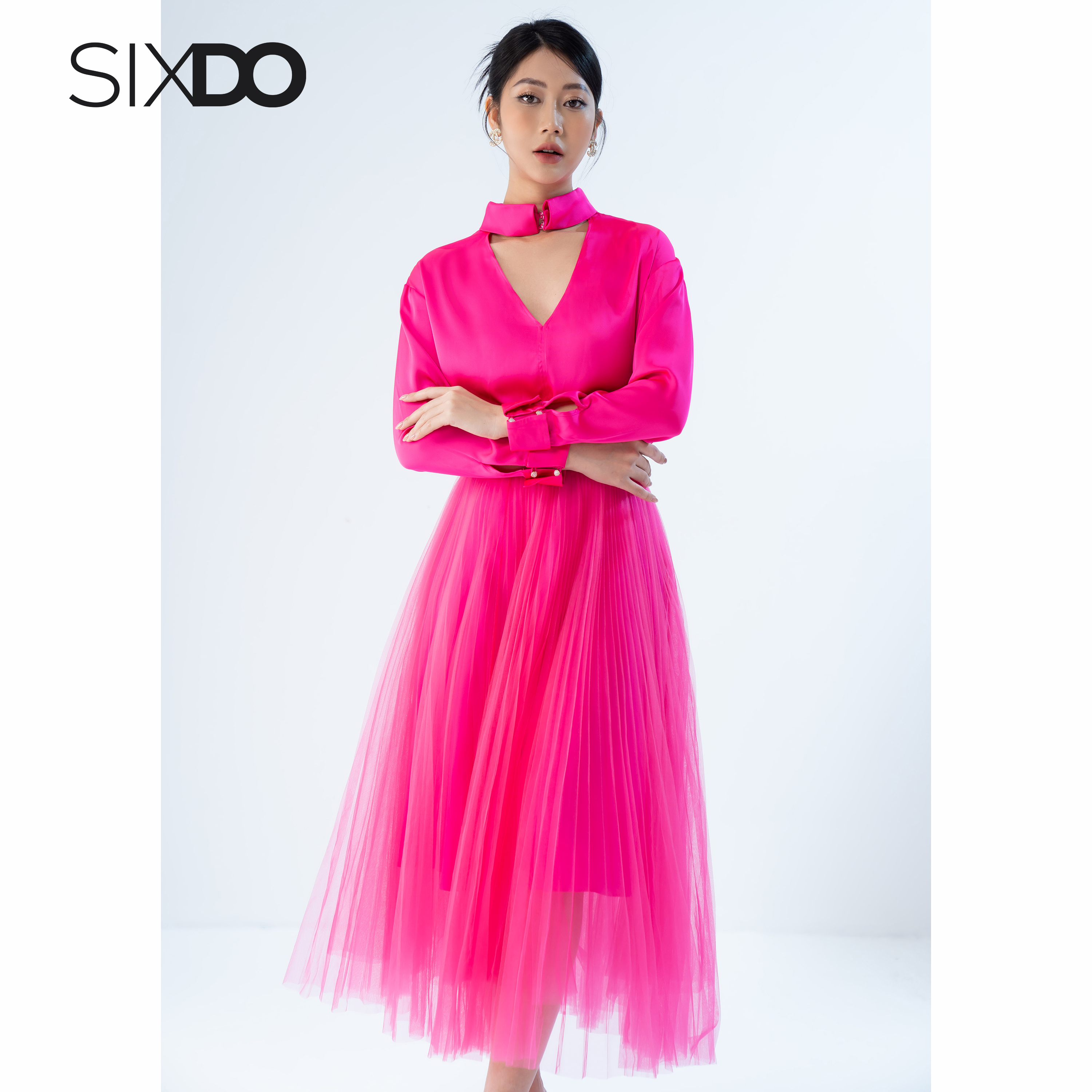Áo lụa hồng nữ dài tay cổ choker SIXDO (Magenta Choker Silk Top)