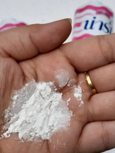 Phấn rôm thơm dịu nhẹ Narak 380g (rôm sẩy trẻ em cả người lớn ) Thái Lan