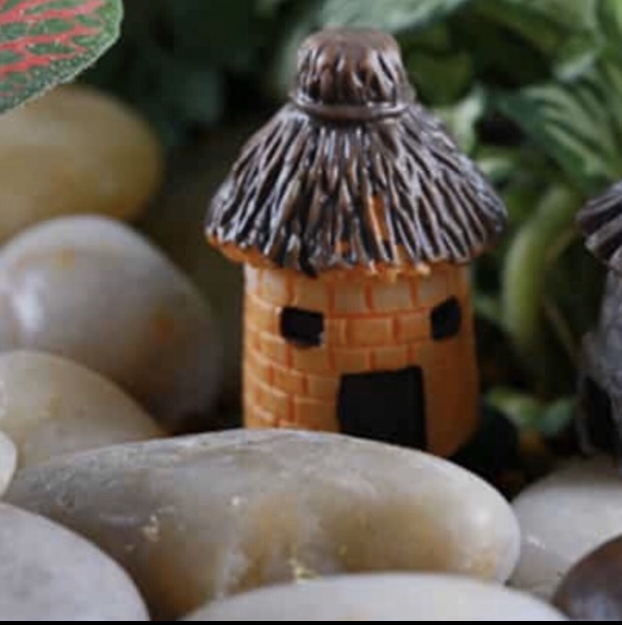 Phụ kiện tiểu cảnh nhà thôn dã (2 cái) 1.3x2.5cm