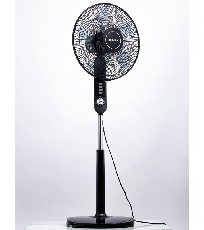 Quạt đứng Toshiba F-LSA10