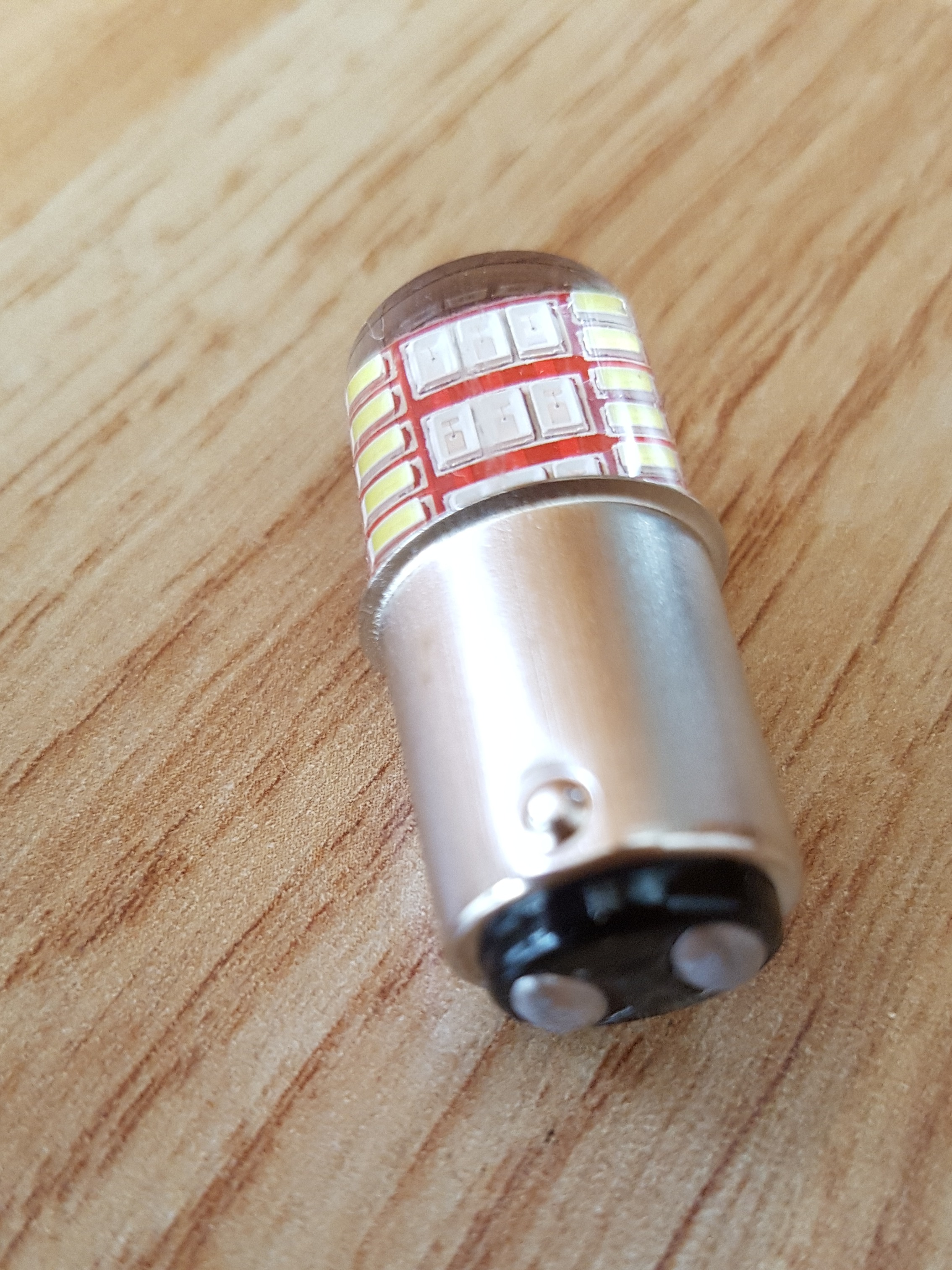 Bóng đèn phanh 42 led sáng trắng chớp đỏ mới