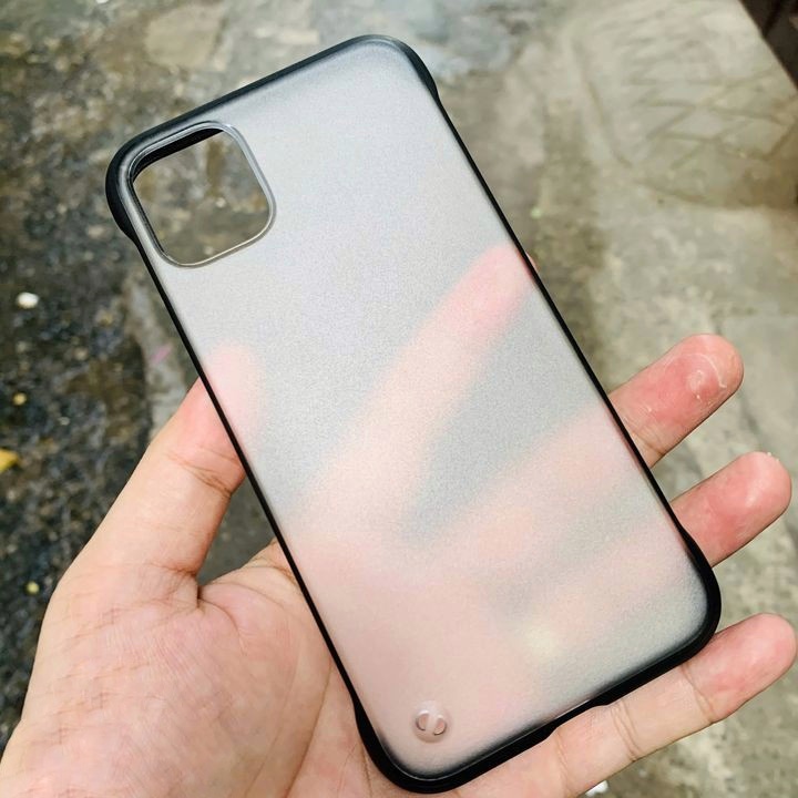 ỐP LƯNG IPHONE 11 PRO MAX NHÁM MỜ NỬA CẠNH SIÊU MỎNG