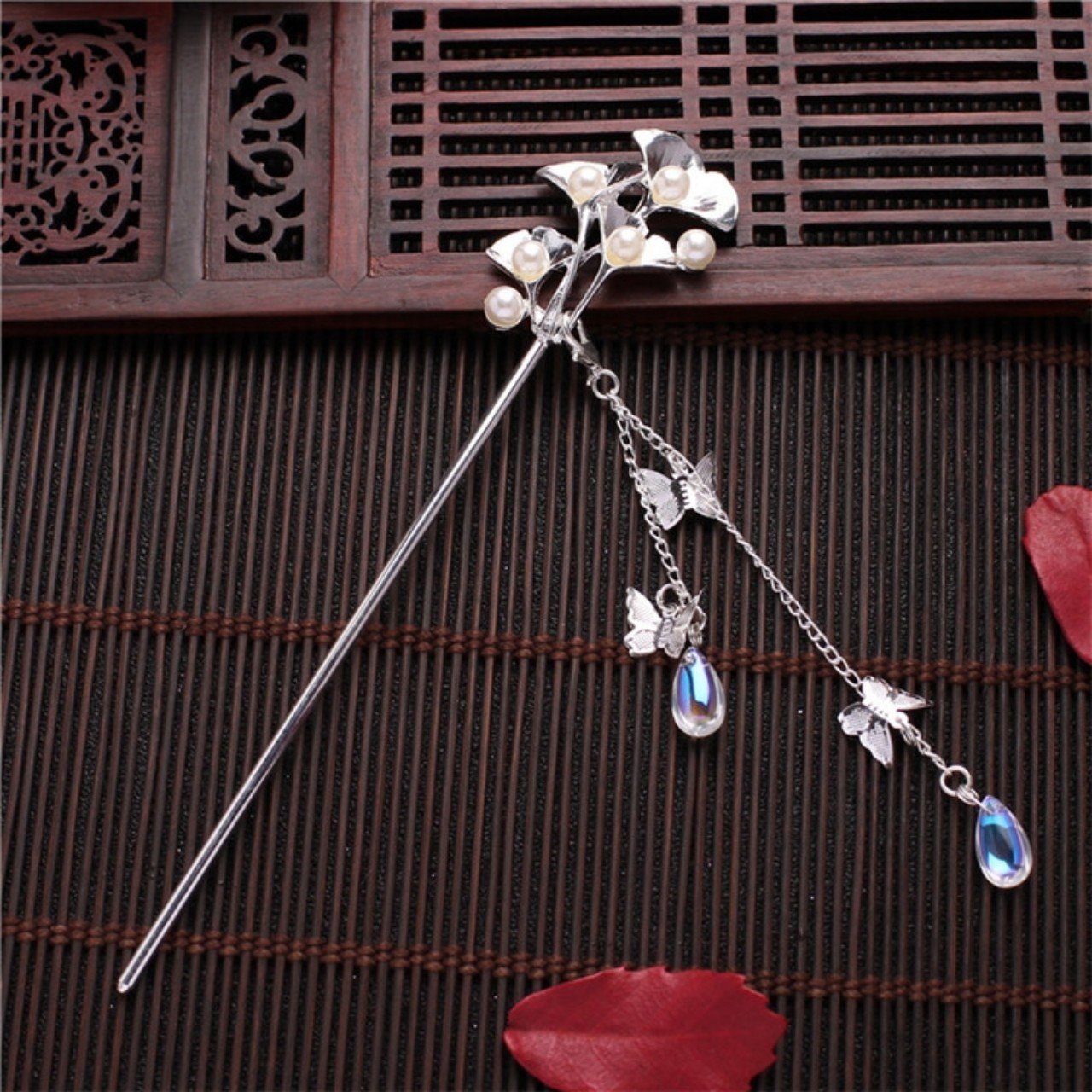 TRÂM ĐÔI CHIM & HOA NGỌC CÀI TÓC