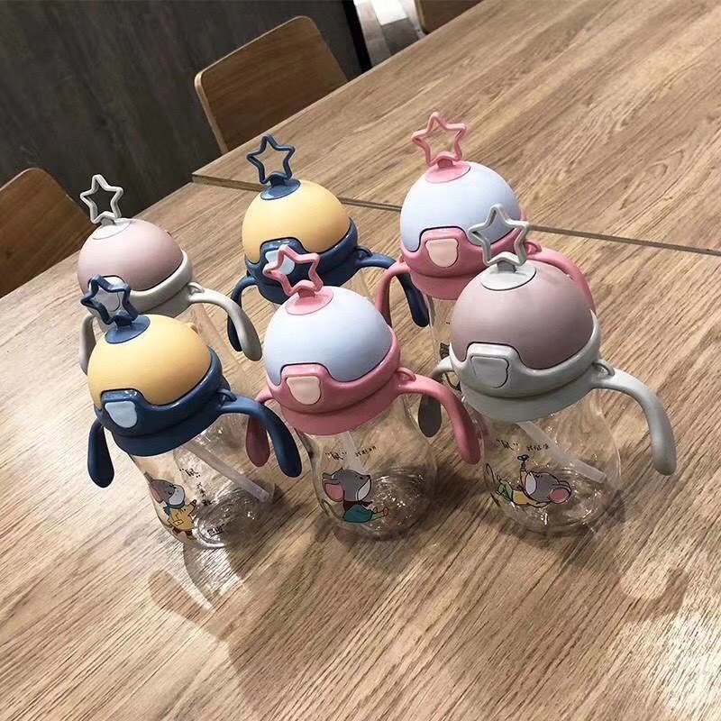 BÌNH NƯỚC CHO BÉ có dây đeo và vòi hút