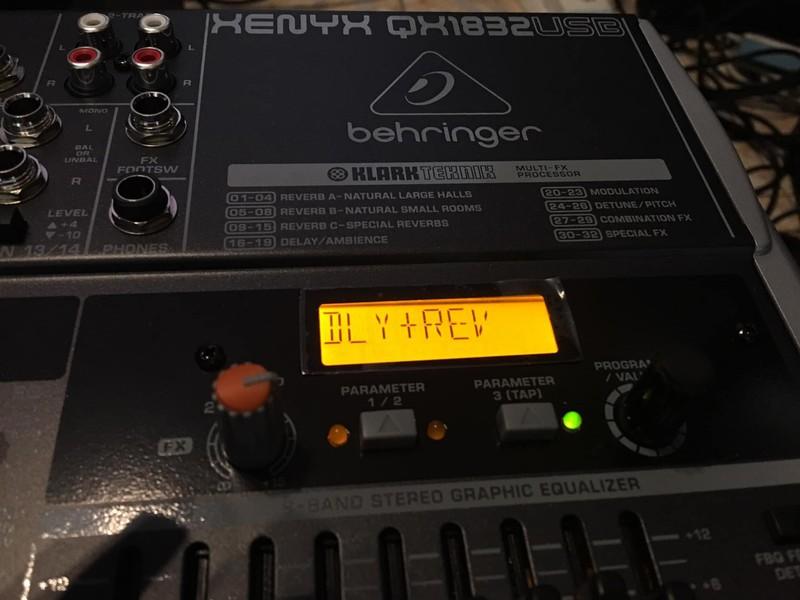 MIXER BEHRINGER XENYX QX1832USB
